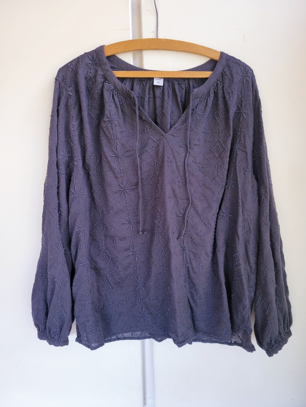 Old Navy XL Charcoal Grey Peasant Top Textured Embroidered Embroidery With Ties